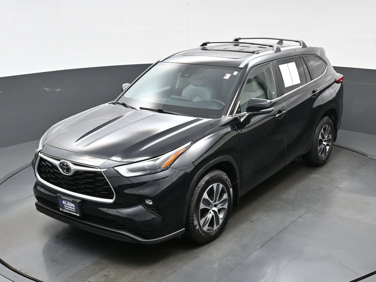 Used 2023 Toyota Highlander XLE AWD/4WD image 36