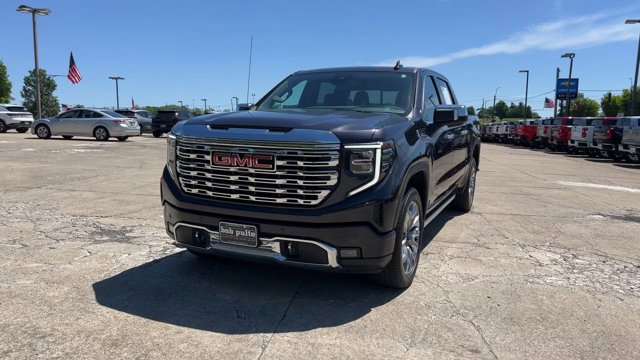Used 2024 GMC Sierra 1500 Denali w/ Denali Reserve Package AWD/4WD image 4