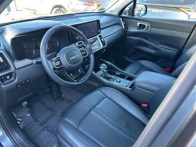 Used 2023 Kia Sorento S w/ Panoramic Sunroof Package image 16