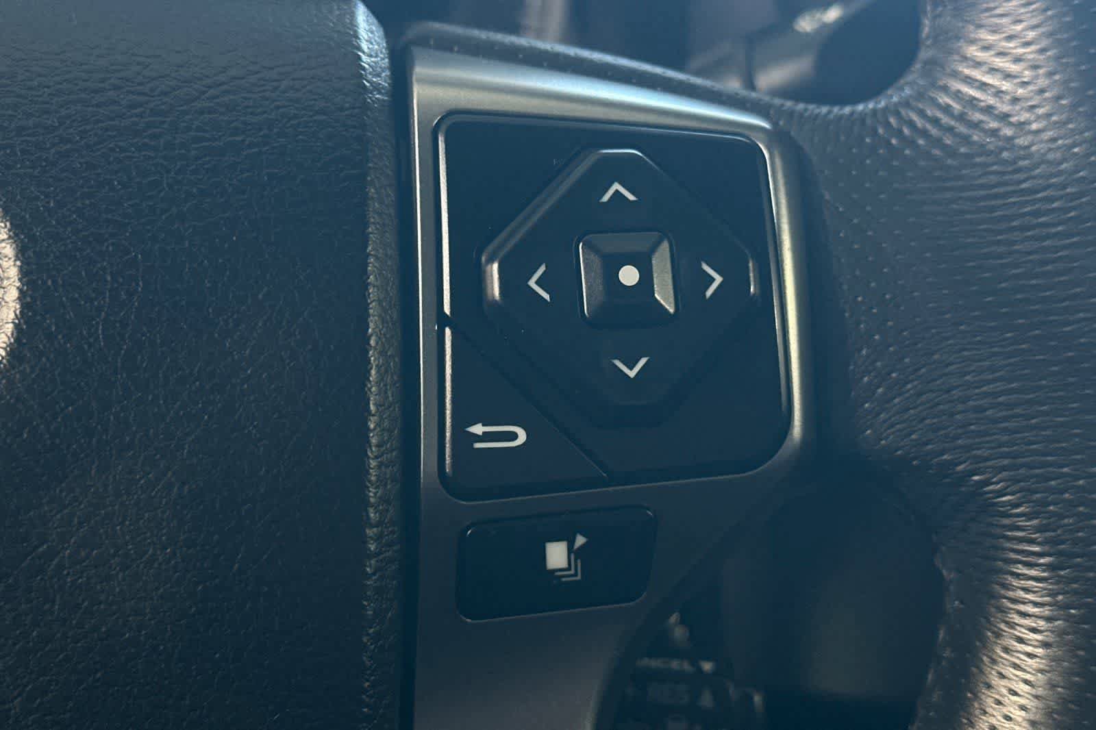 Used 2021 Toyota Tacoma SR5 RWD image 27