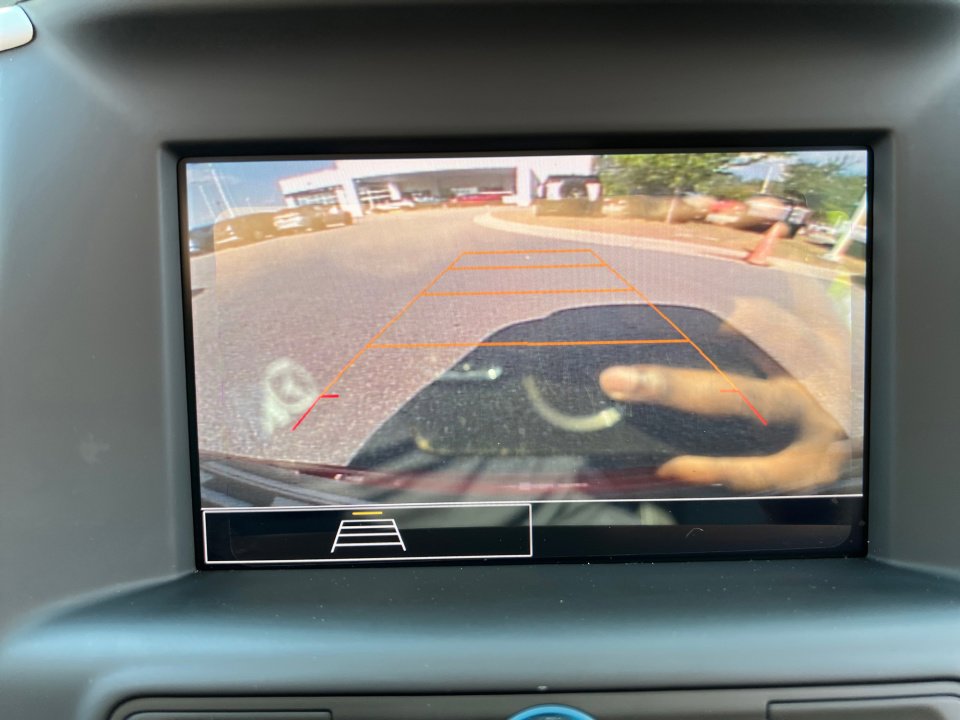 Used 2024 GMC Terrain SLE w/ Driver Convenience Package FWD image 19