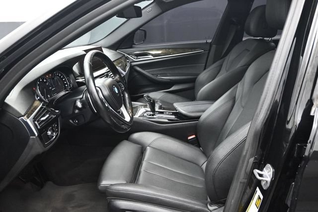 Used 2019 BMW 530e w/ Convenience Package RWD image 5