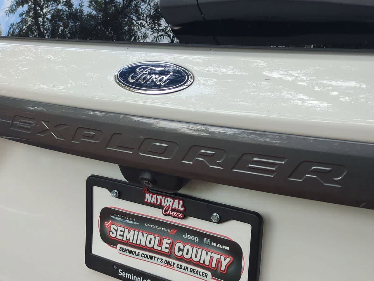 Used 2023 Ford Explorer XLT w/ Equipment Group 202A RWD image 12