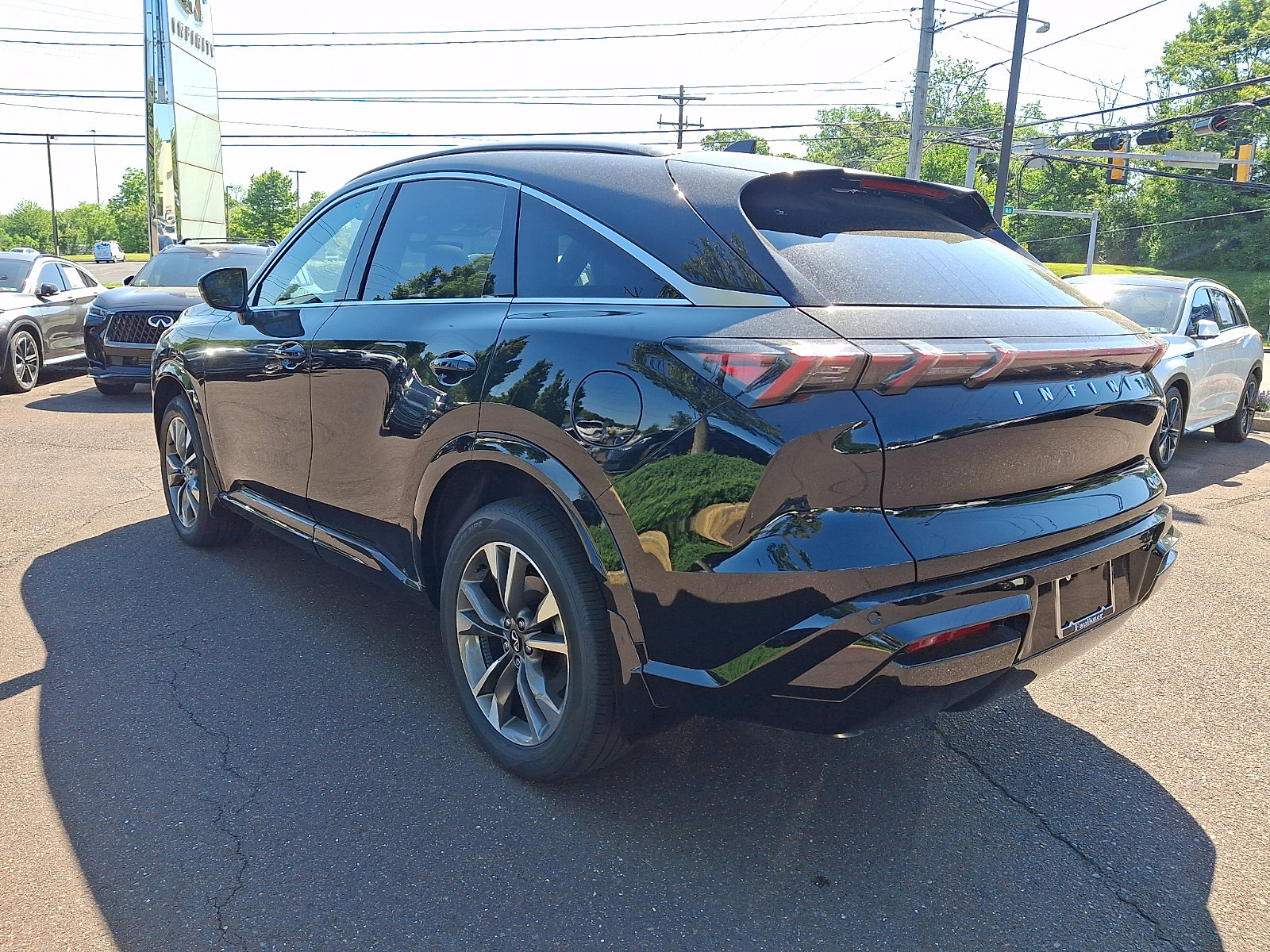 New 2027 INFINITI QX65 Luxe AWD/4WD image 3