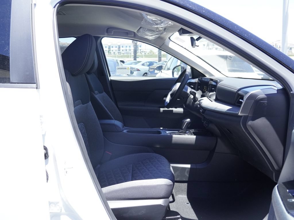 New 2026 Nissan Kicks SV w/ Cold Weather Package FWD image 24