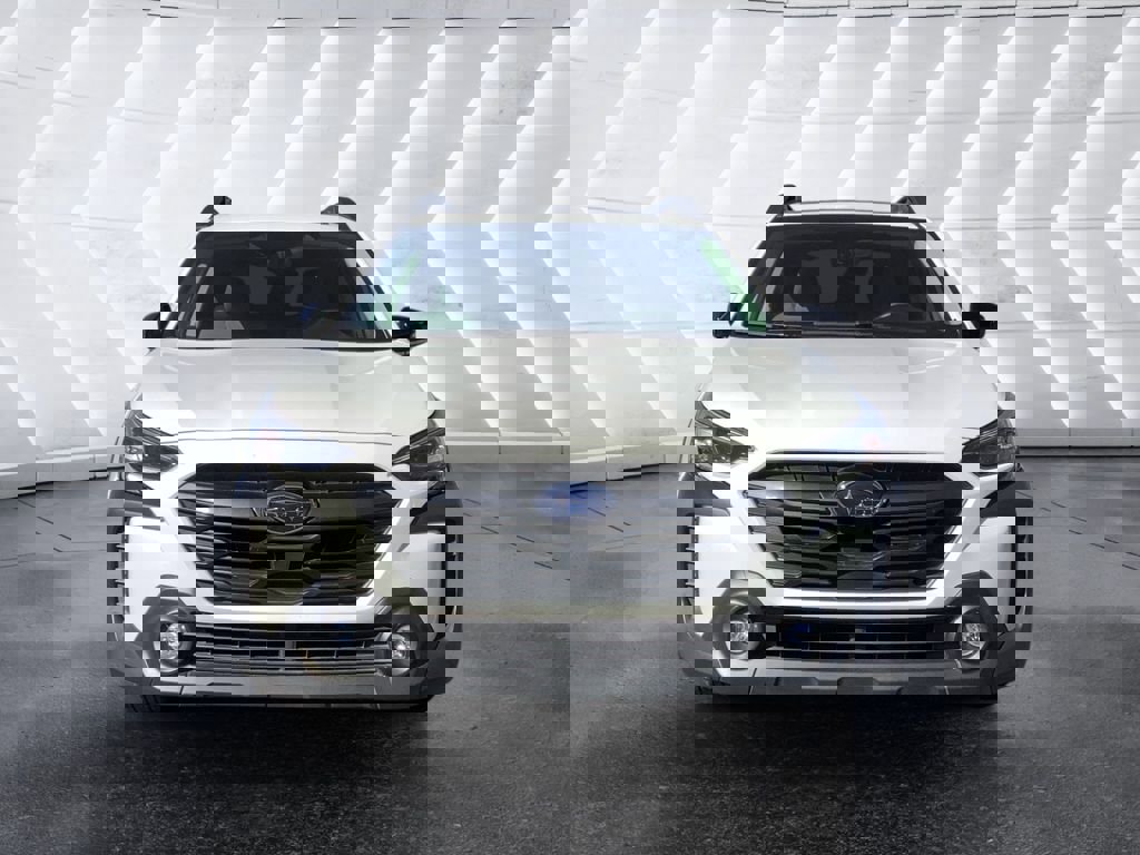 Used 2025 Subaru Outback Premium image 2