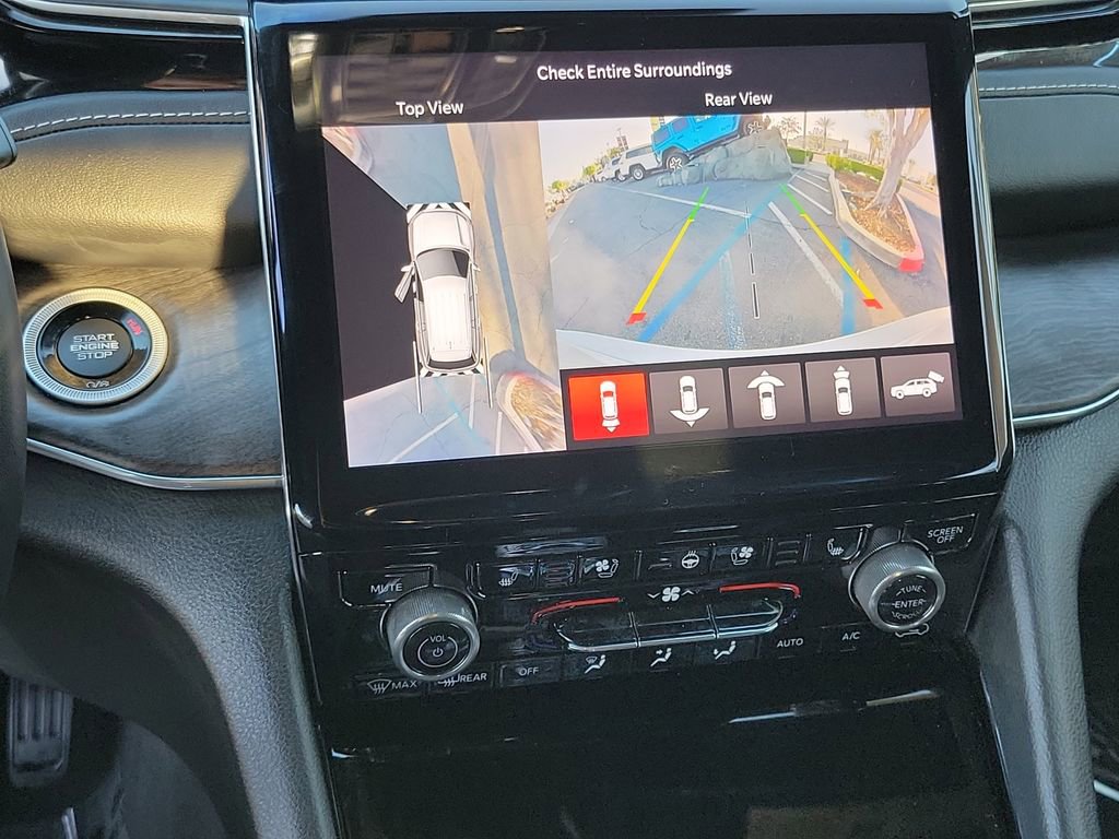 Used 2023 Jeep Grand Cherokee Overland w/ Advanced Protech Group III image 9