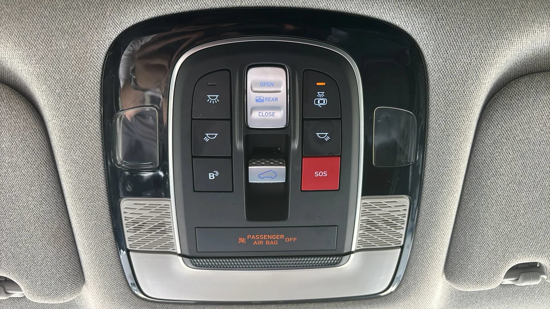 Used 2024 Hyundai Palisade Limited FWD image 17