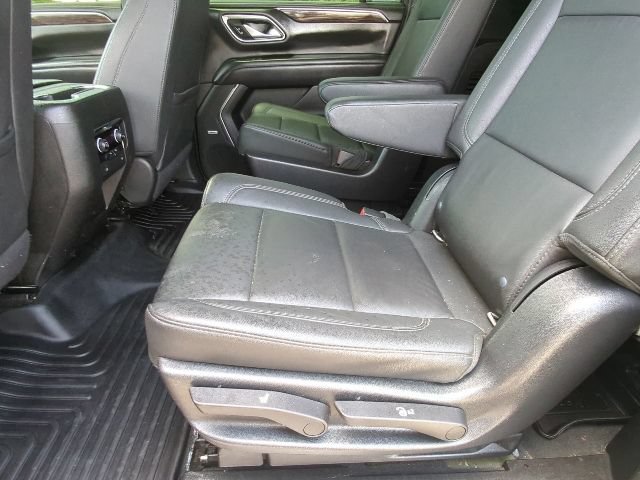 Used 2022 Chevrolet Suburban LT AWD/4WD image 25