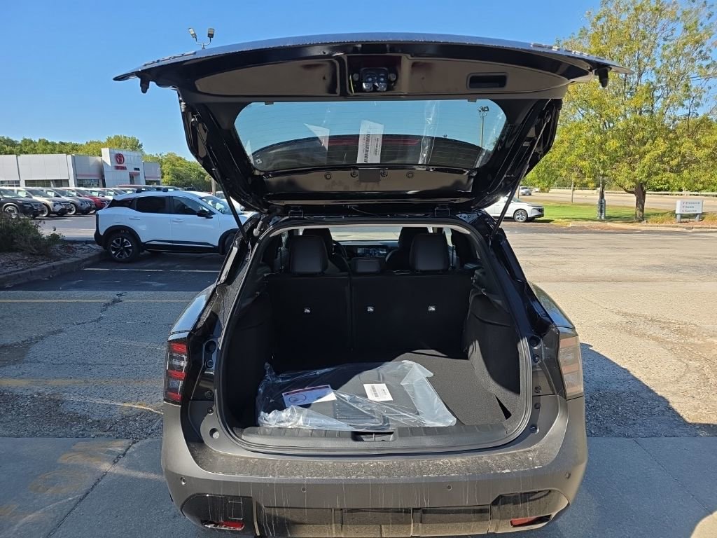 New 2026 Nissan Kicks SR w/ SR Premium Package image 6