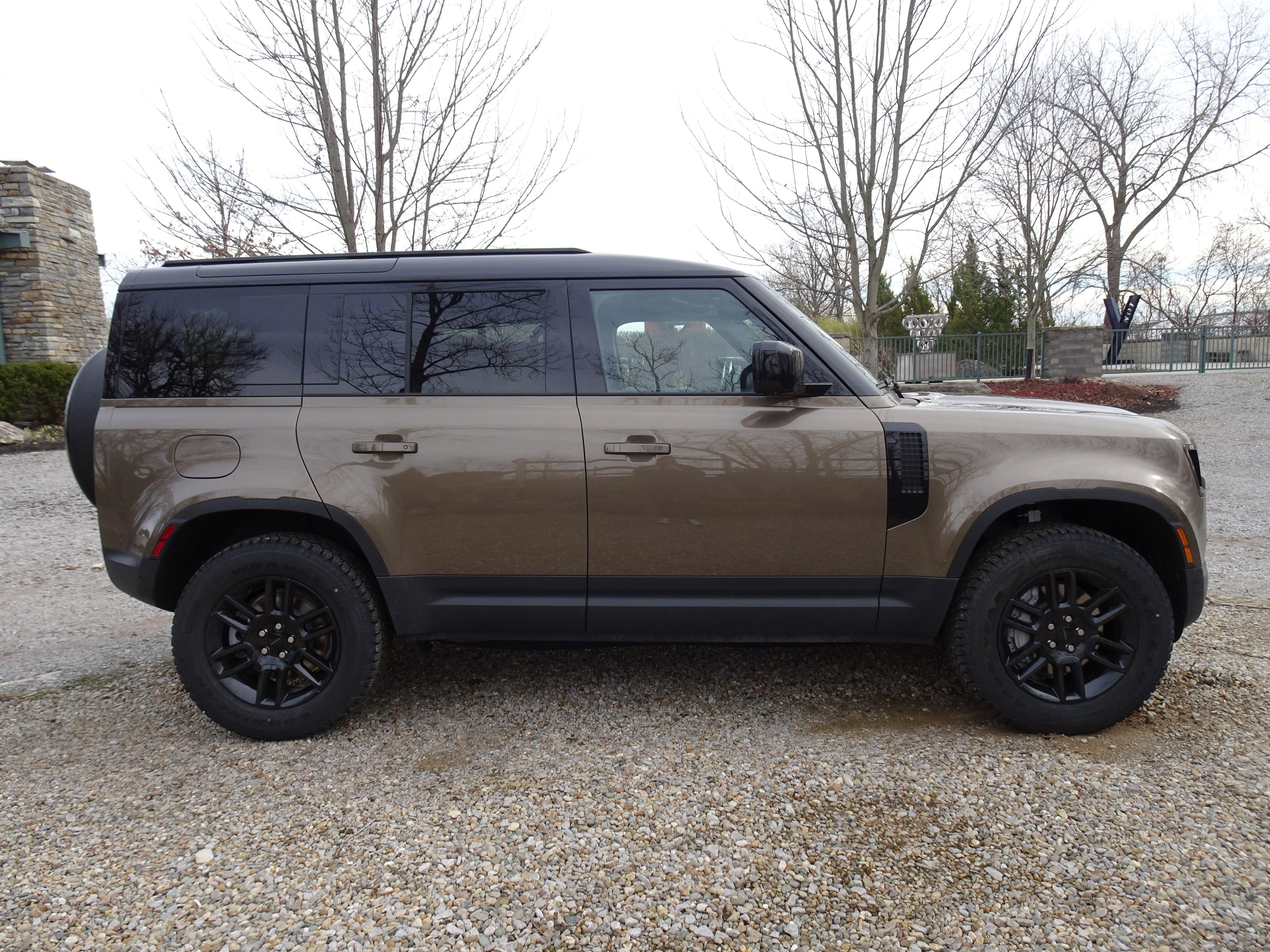 New 2026 Land Rover Defender 110 S image 13