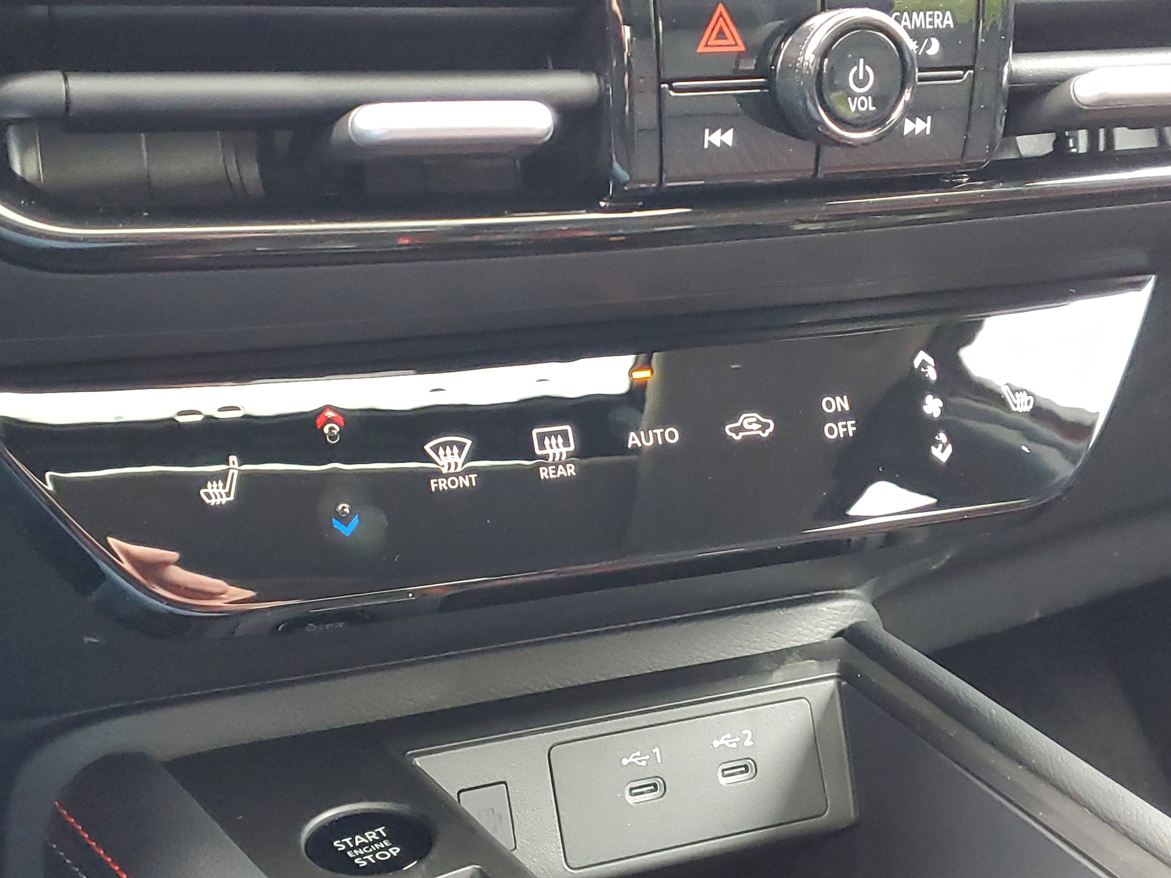 New 2026 Nissan Kicks SR w/ SR Premium Package AWD/4WD image 17