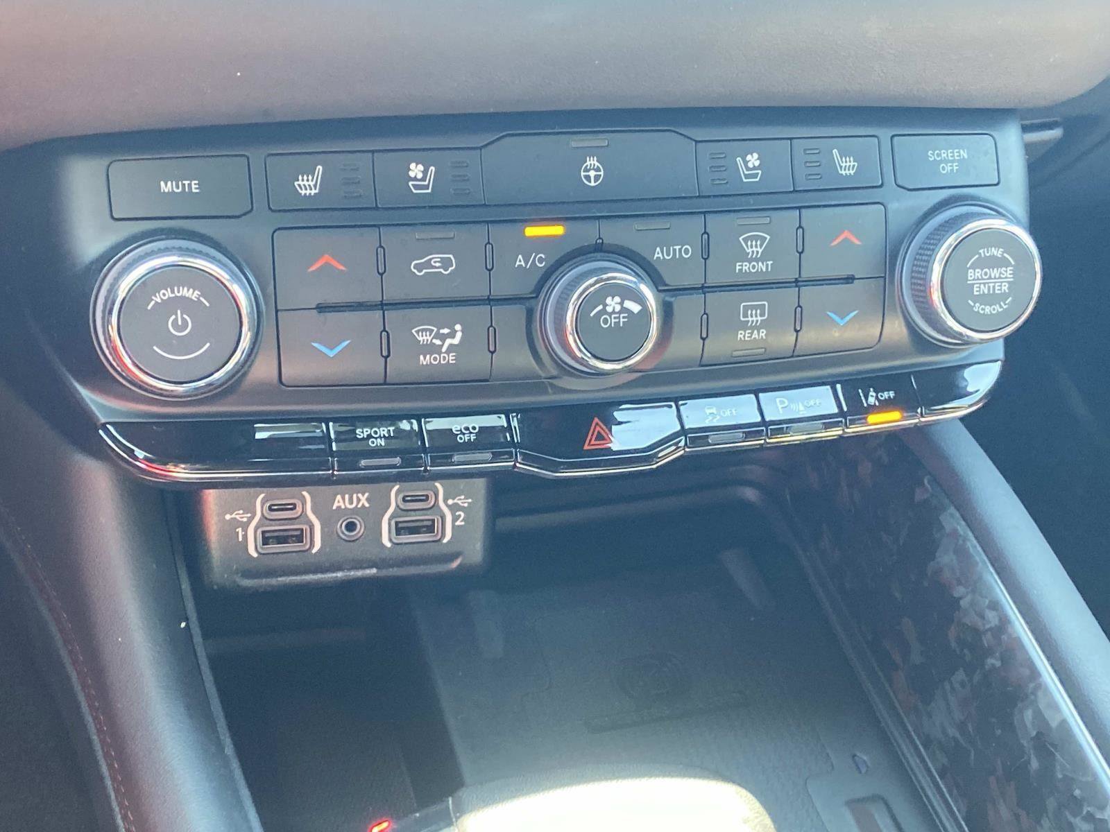 Certified 2024 Dodge Durango R/T image 31