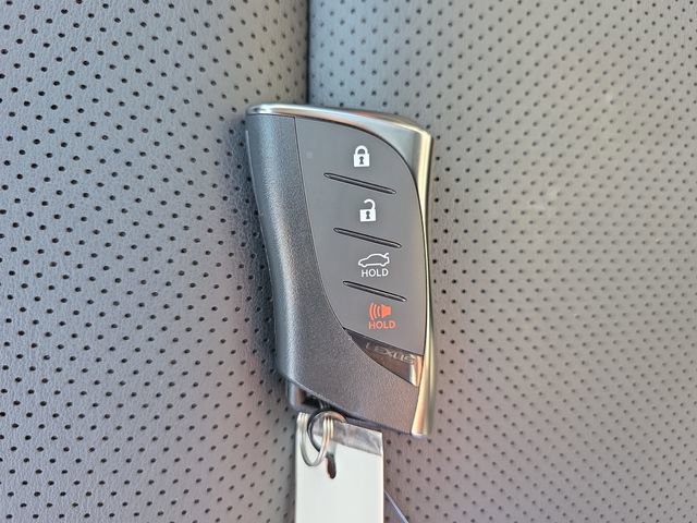 Certified 2025 Lexus ES 300h w/ Premium Package image 35