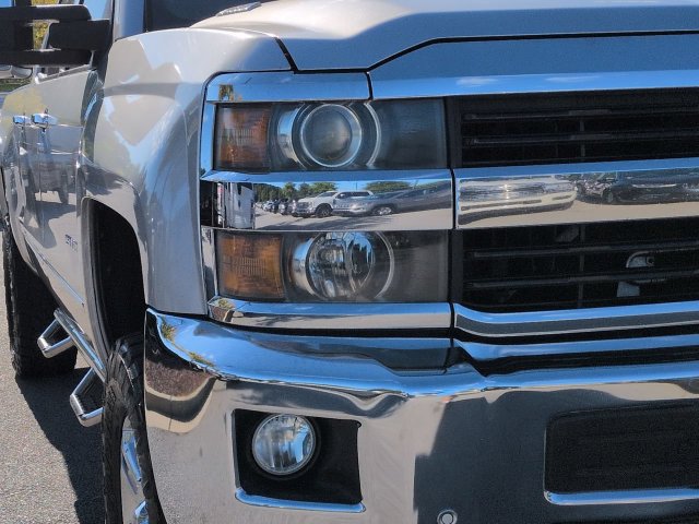 Used 2015 Chevrolet Silverado 2500 LTZ w/ Duramax Plus Package AWD/4WD image 9