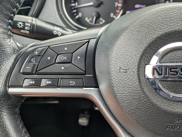 Used 2019 Nissan Rogue SV image 18