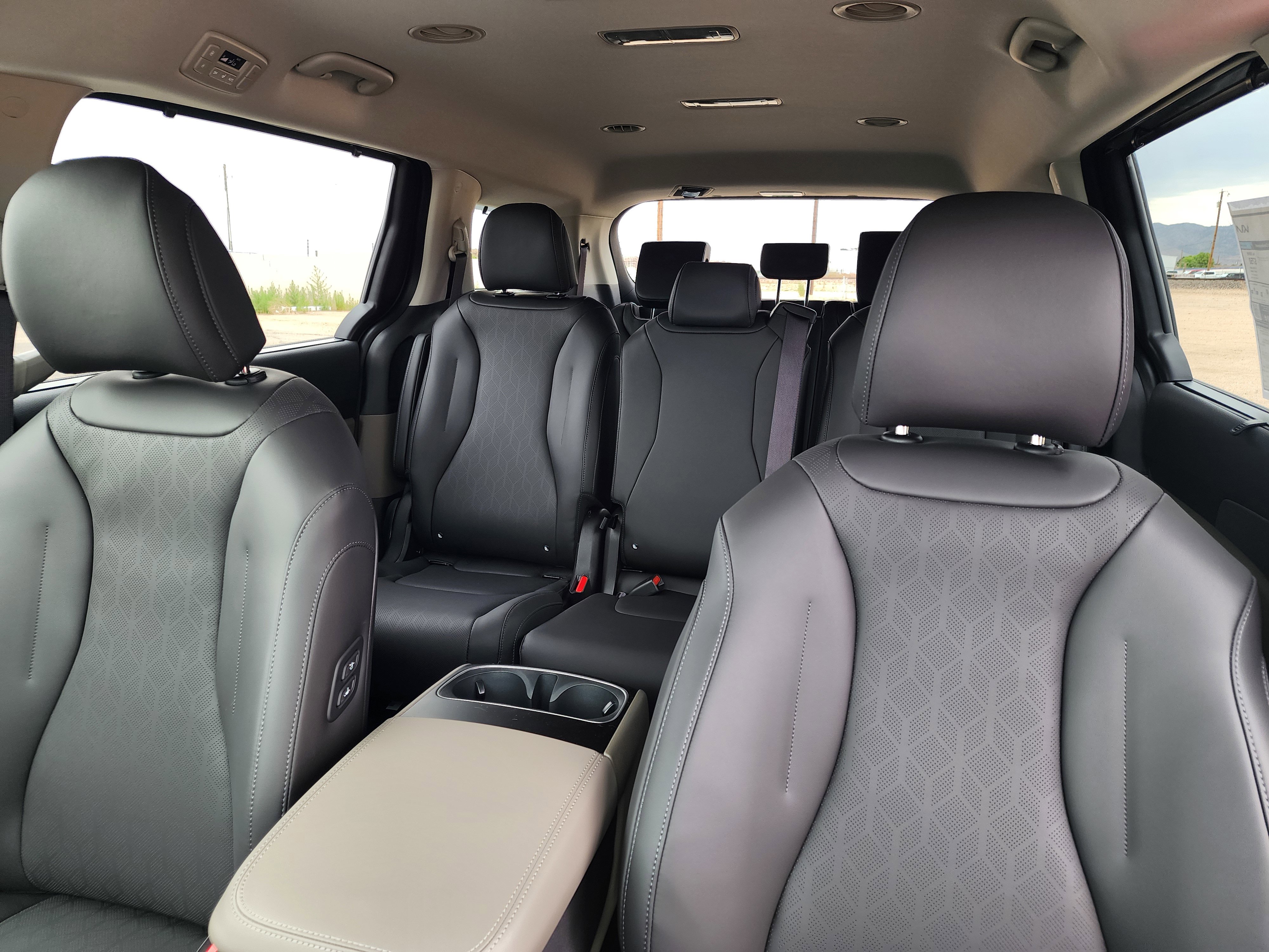 New 2026 Kia Carnival EX image 14