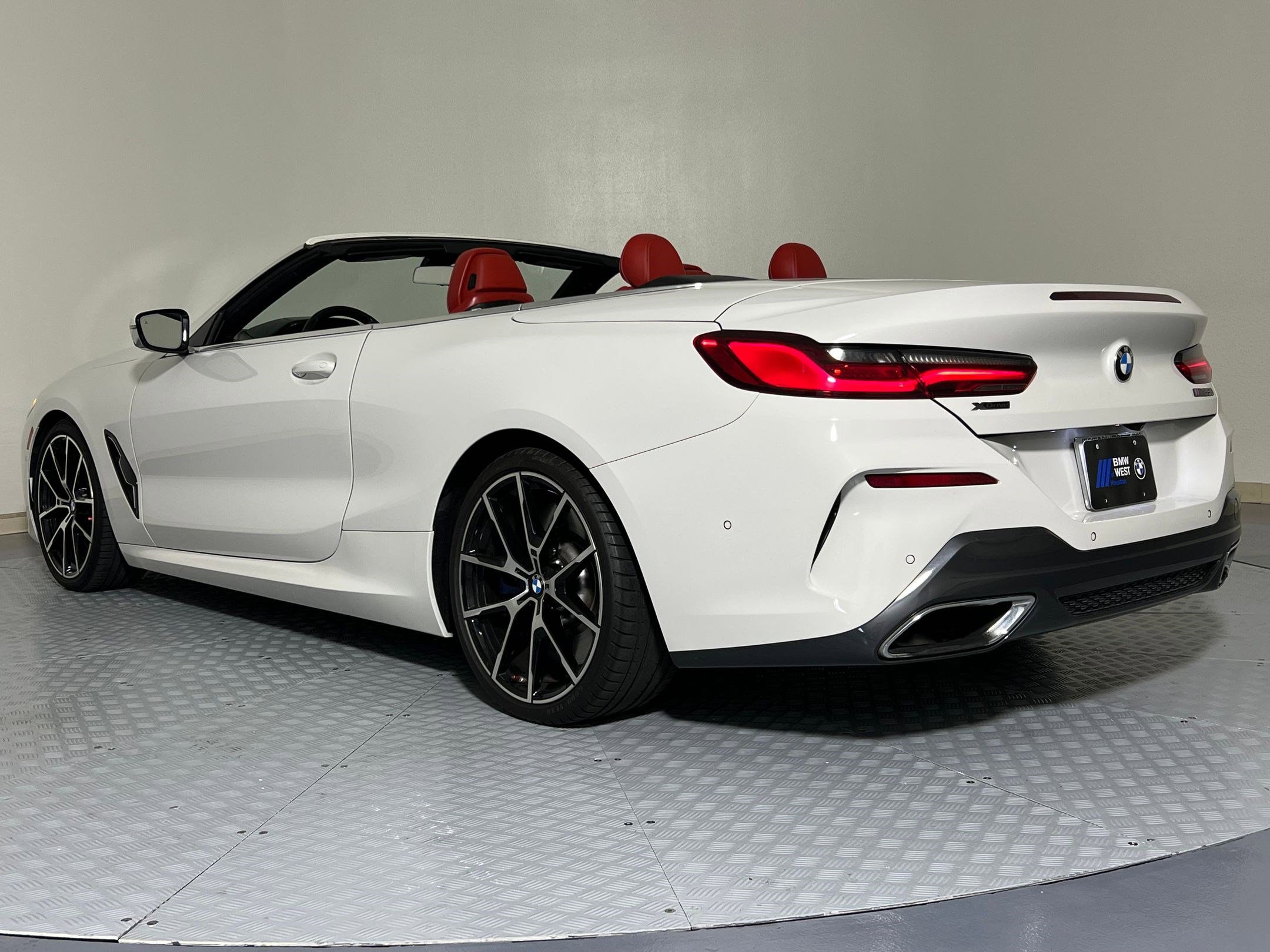 Used 2021 BMW M850i xDrive Convertible w/ Driving Assistance Package image 3