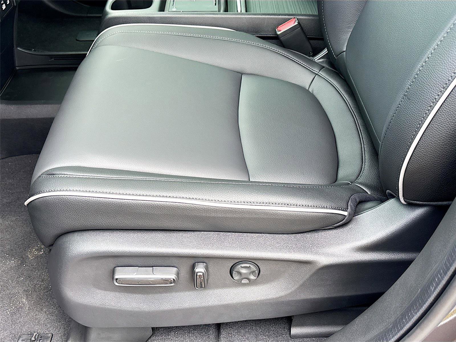 New 2026 Honda Odyssey Touring image 22