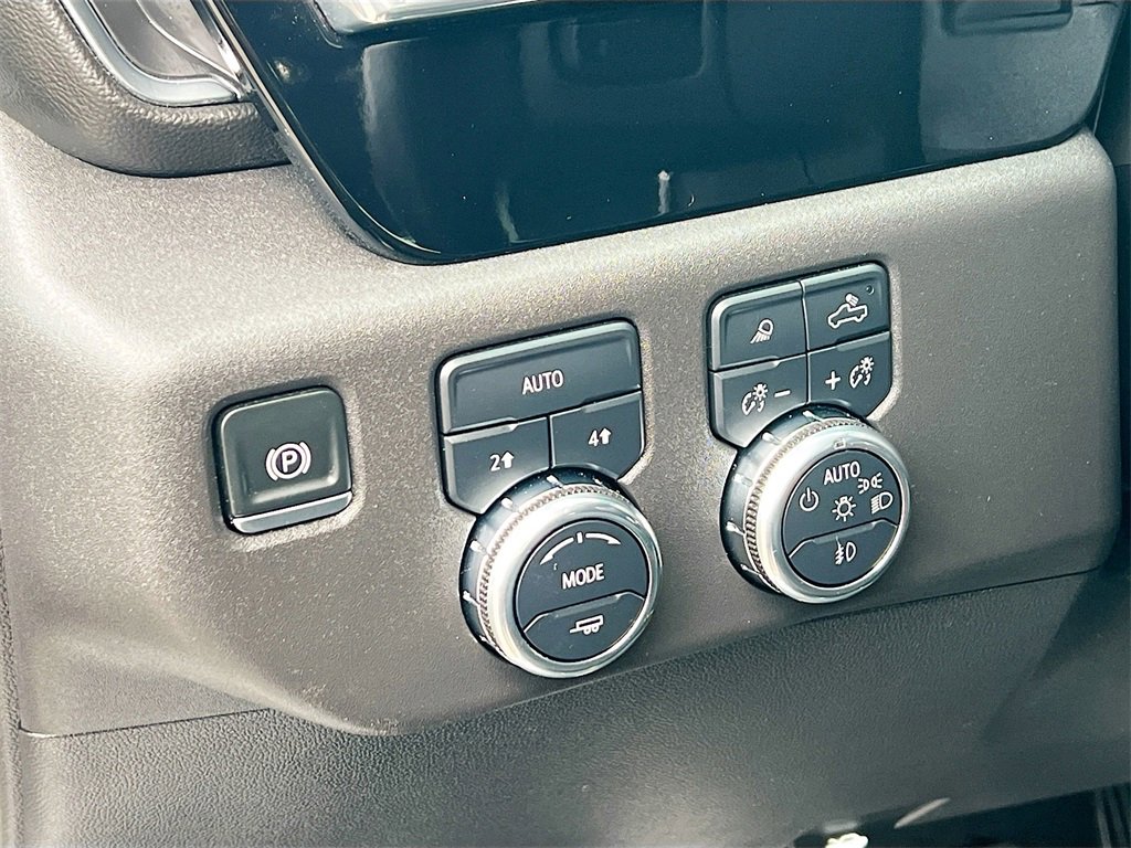 Used 2025 GMC Sierra 1500 SLT image 10