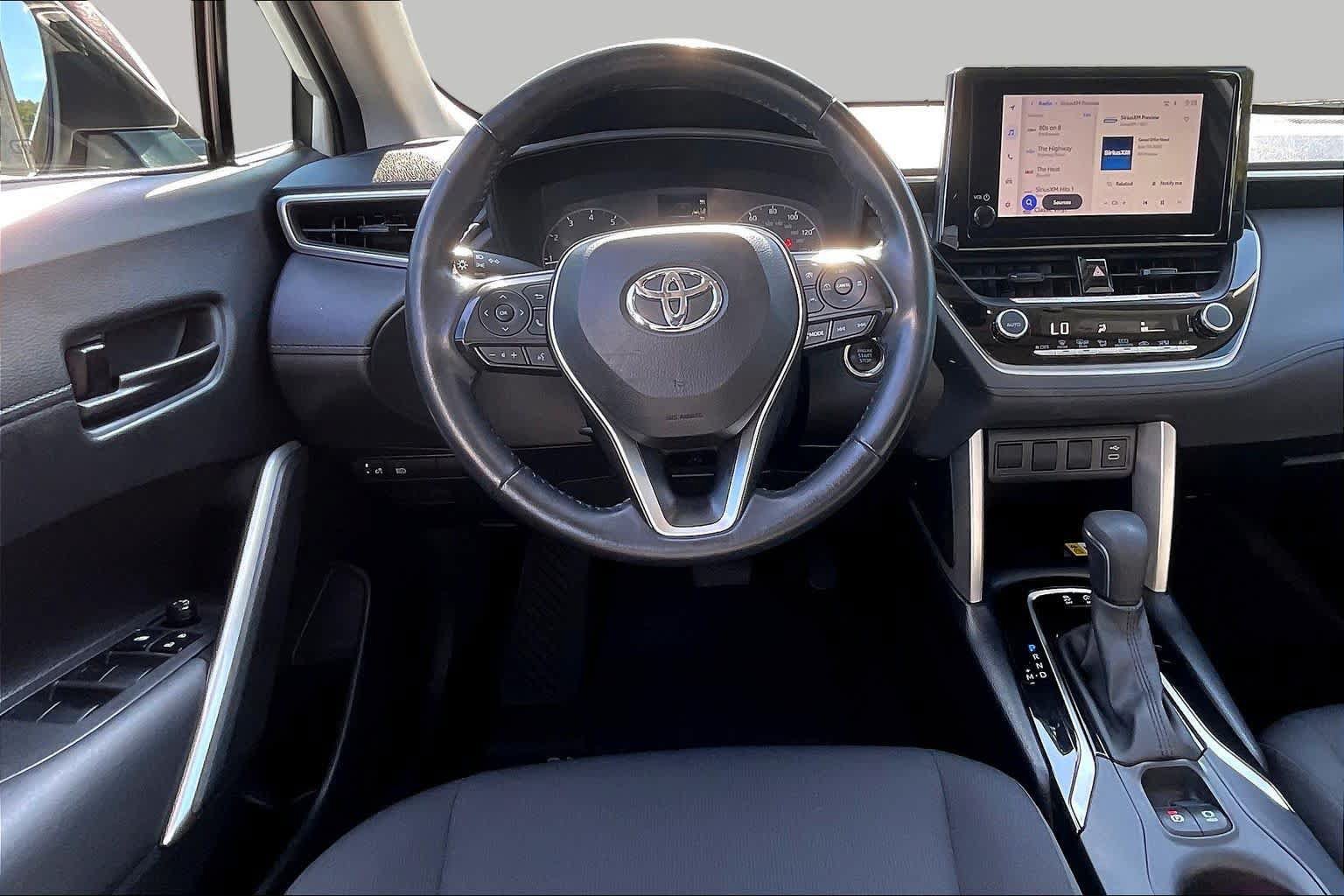 Used 2023 Toyota Corolla Cross LE w/ Moonroof Package FWD image 6