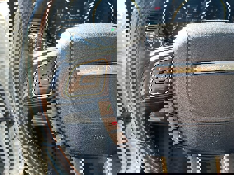 Used 2018 Land Rover Range Rover Evoque SE image 26