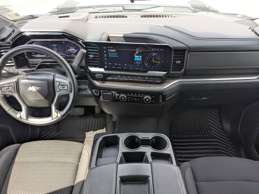 Used 2025 Chevrolet Silverado 2500 LT w/ Convenience Package image 14