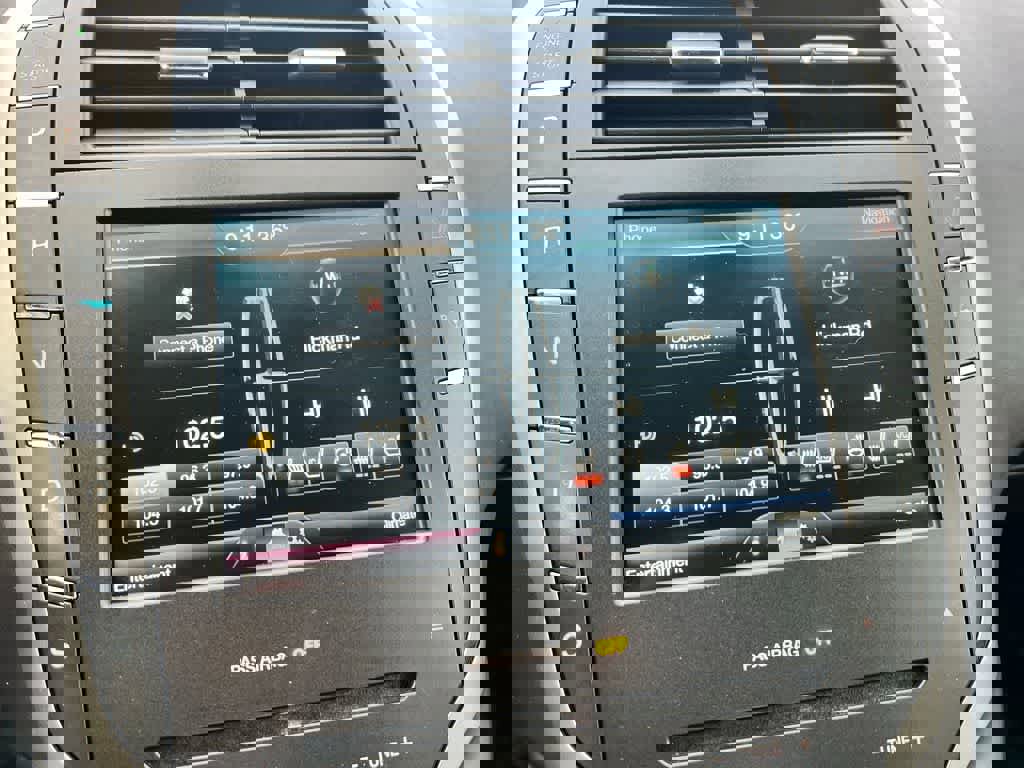 Used 2016 Lincoln MKZ Black Label w/ Technology Package image 37