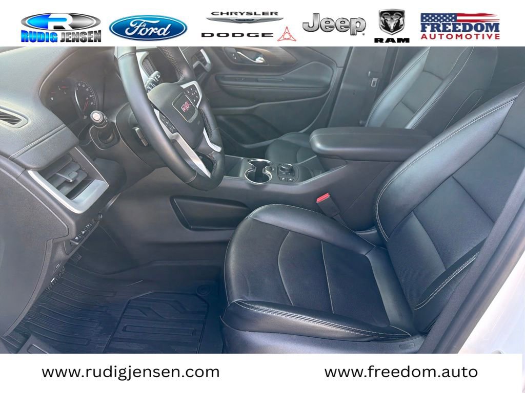 Used 2024 GMC Terrain SLT w/ Tech Package image 10