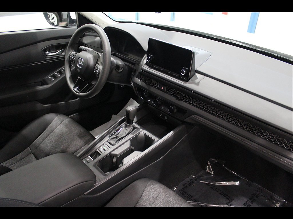 Certified 2025 Honda Accord LX image 23