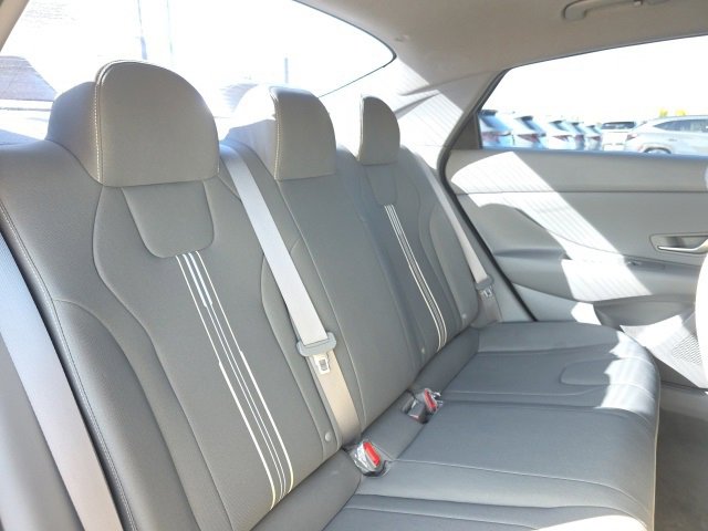 Certified 2023 Hyundai Elantra SEL w/ Convenience Package image 7