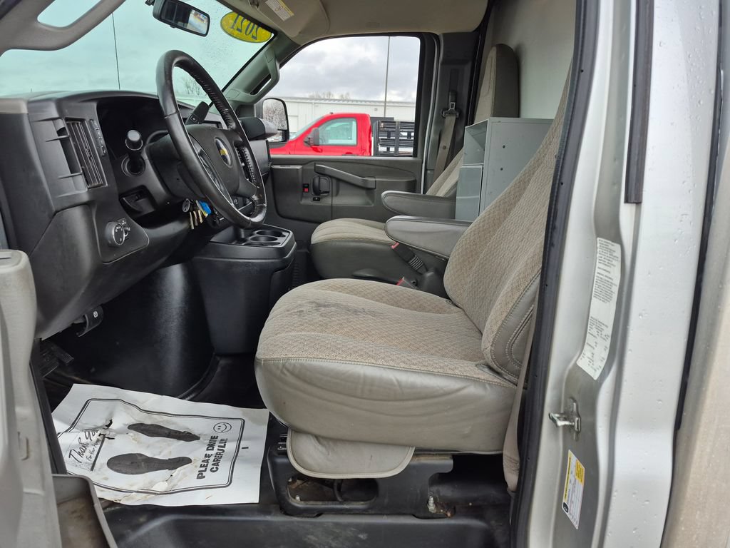 Used 2021 Chevrolet Express 3500 w/ Power Convenience Package RWD image 9