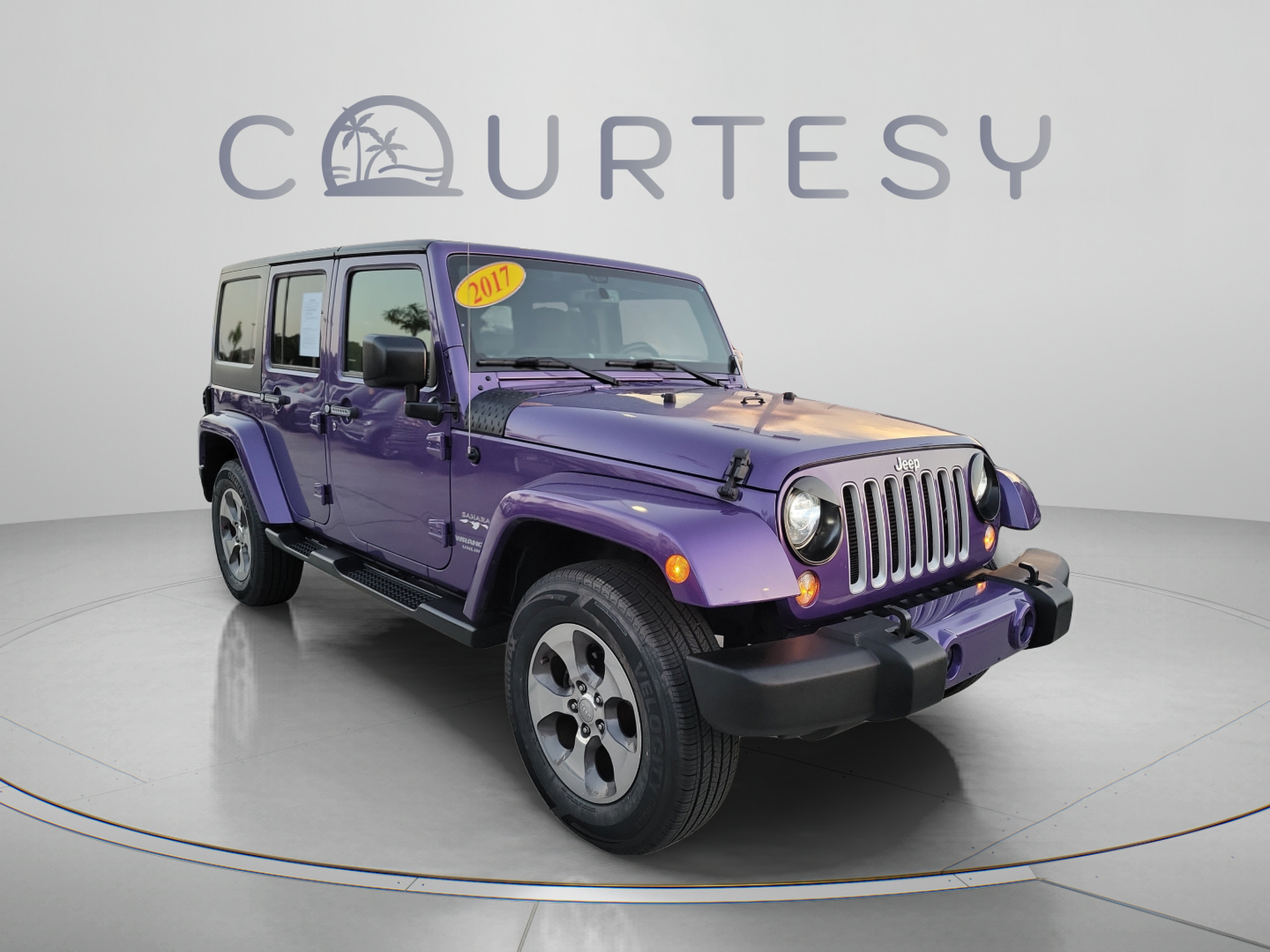 Used 2017 Jeep Wrangler Unlimited Sahara AWD/4WD image 4