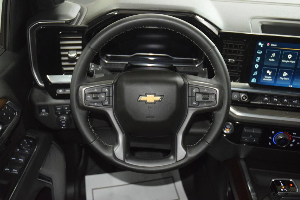 Used 2025 Chevrolet Silverado 1500 High Country AWD/4WD image 39