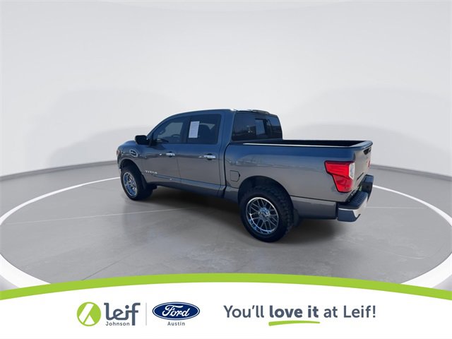 Used 2017 Nissan Titan SV image 8