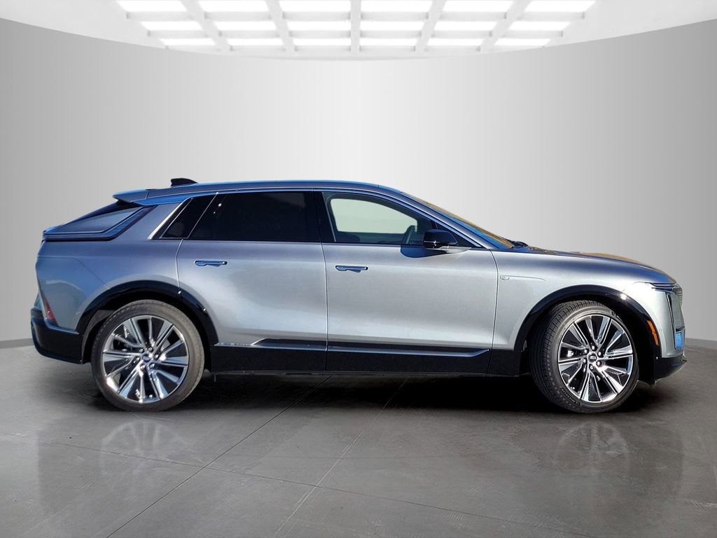 New 2026 Cadillac Lyriq Signature Luxury image 3