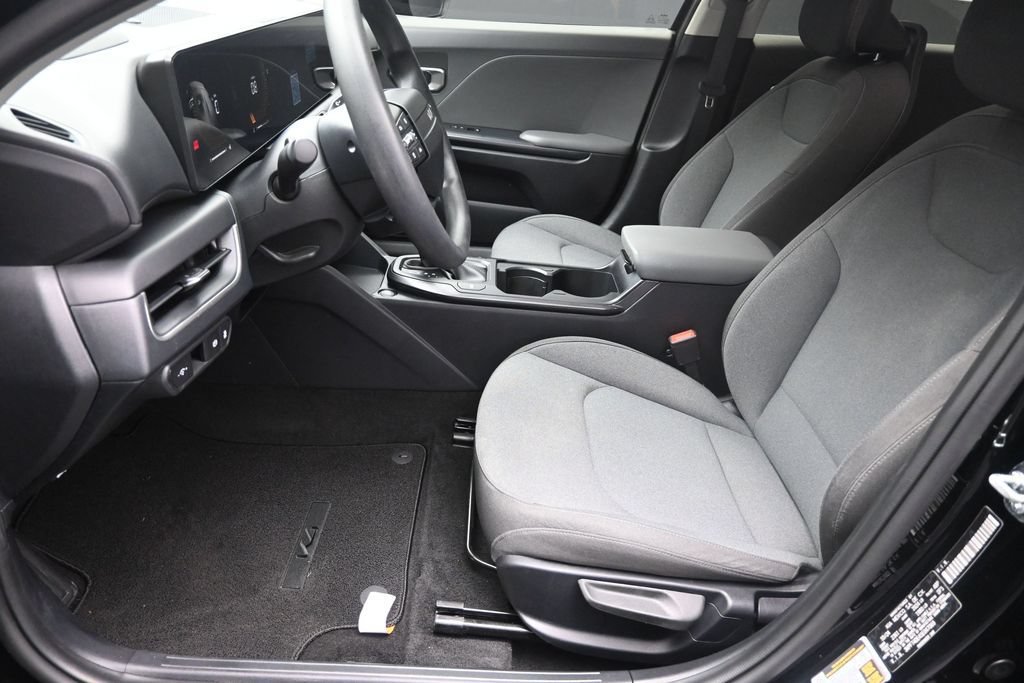 Used 2025 Kia K4 FWD image 18