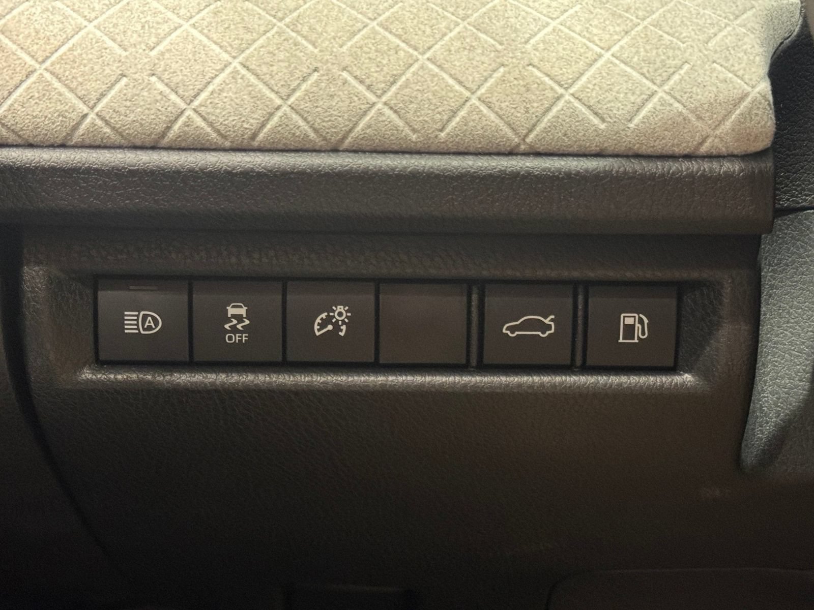New 2026 Toyota Camry XLE AWD/4WD image 31