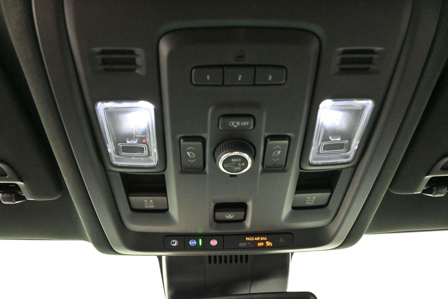 Used 2024 Chevrolet Suburban RST w/ Luxury Package AWD/4WD image 31