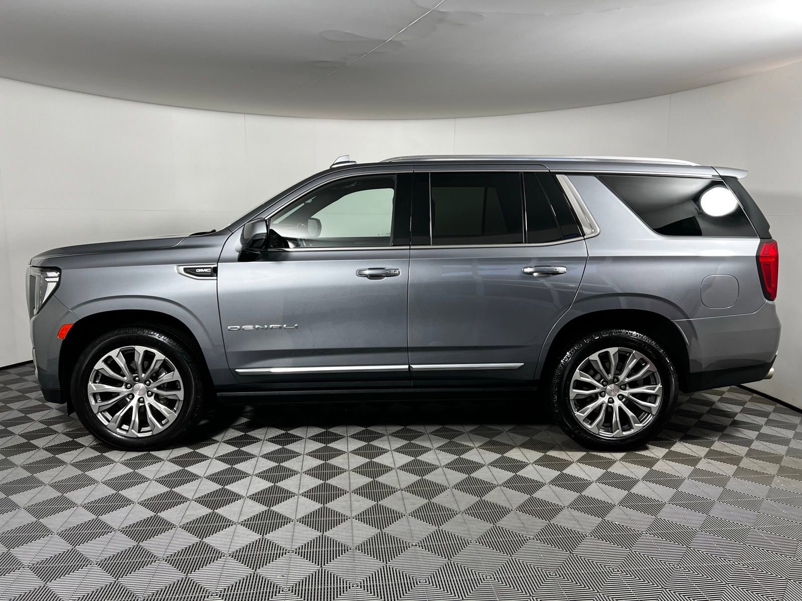 Used 2022 GMC Yukon Denali w/ Denali Ultimate Package image 8