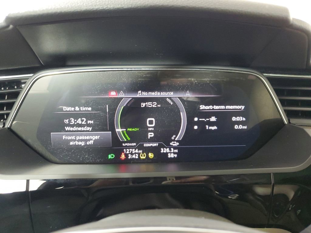 Used 2024 Audi Q8 e-tron Premium Plus w/ Premium Plus Package image 26