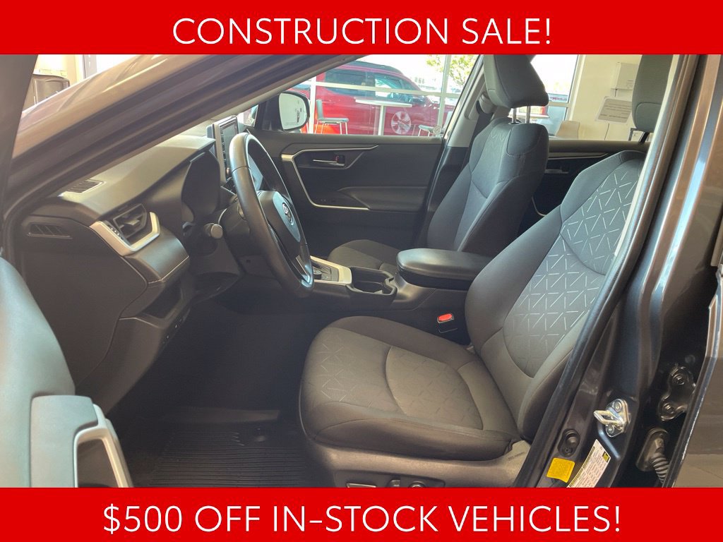 Used 2021 Toyota RAV4 XLE w/ Convenience Package AWD/4WD image 9