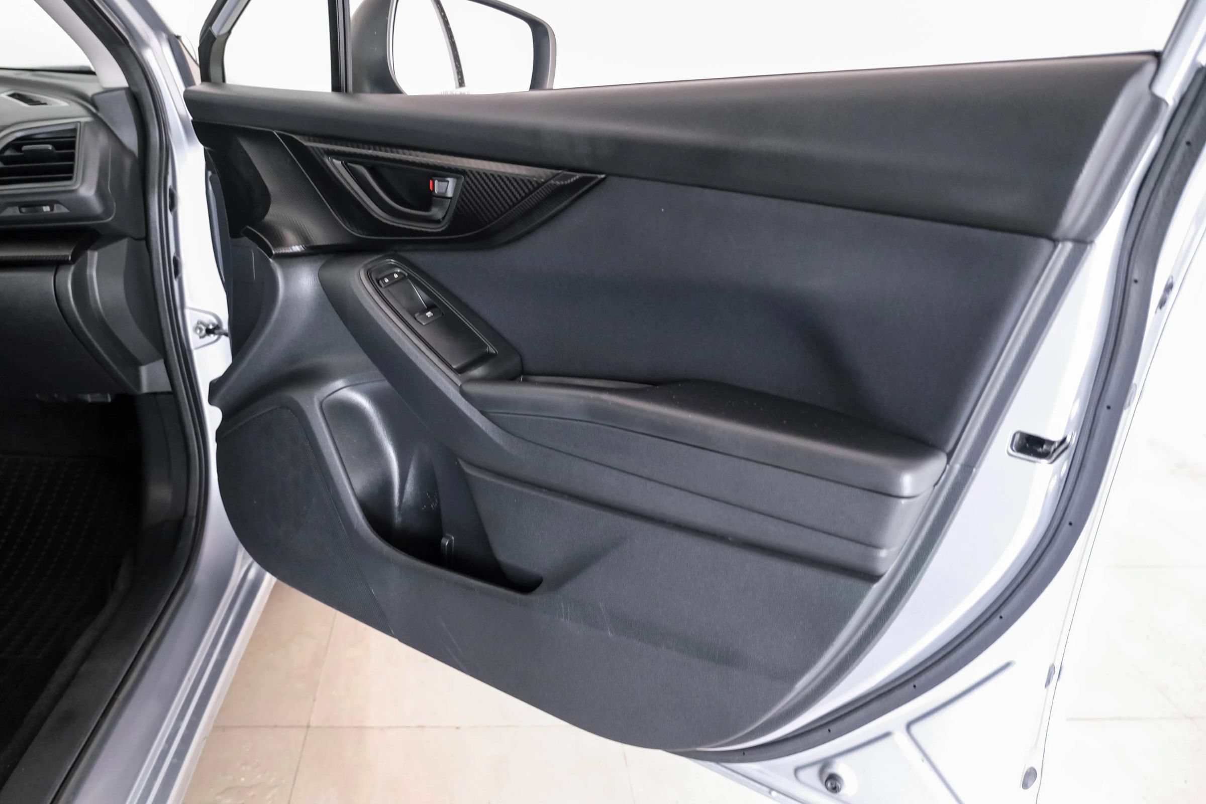 Used 2018 Subaru Impreza 2.0i AWD/4WD image 38