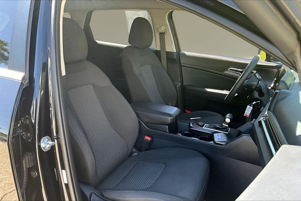 Used 2024 Kia Sportage LX FWD image 27