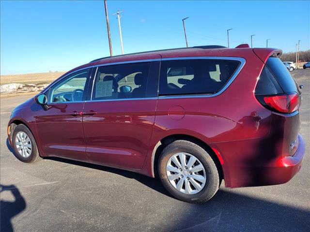 Used 2017 Chrysler Pacifica LX w/ Safetytec Group image 8
