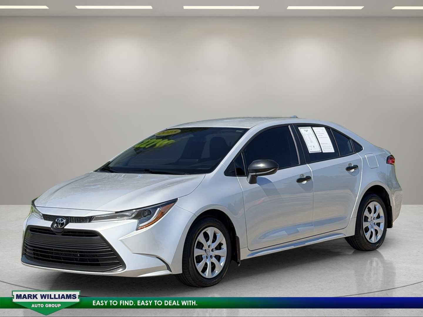 Used 2025 Toyota Corolla LE FWD image 4