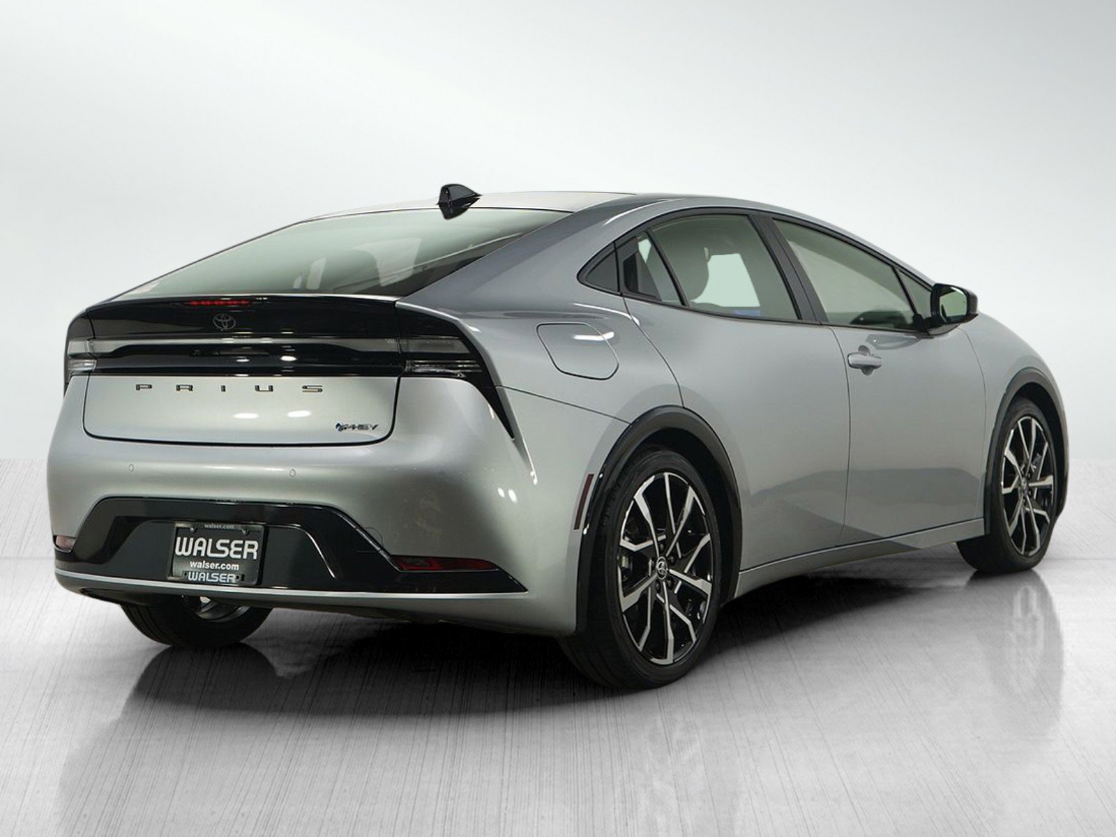 Used 2025 Toyota Prius Plug-In Hybrid image 7