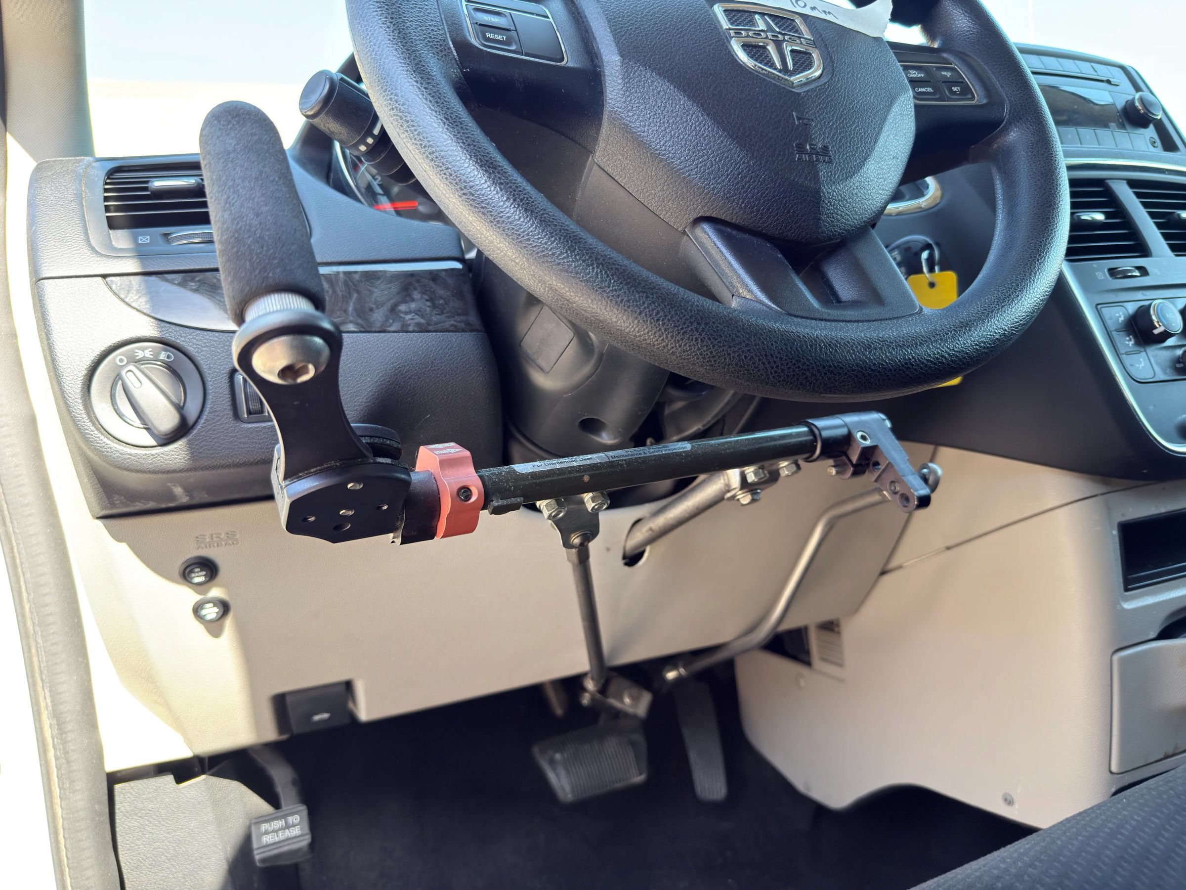 Used 2015 Dodge Grand Caravan SXT FWD image 25