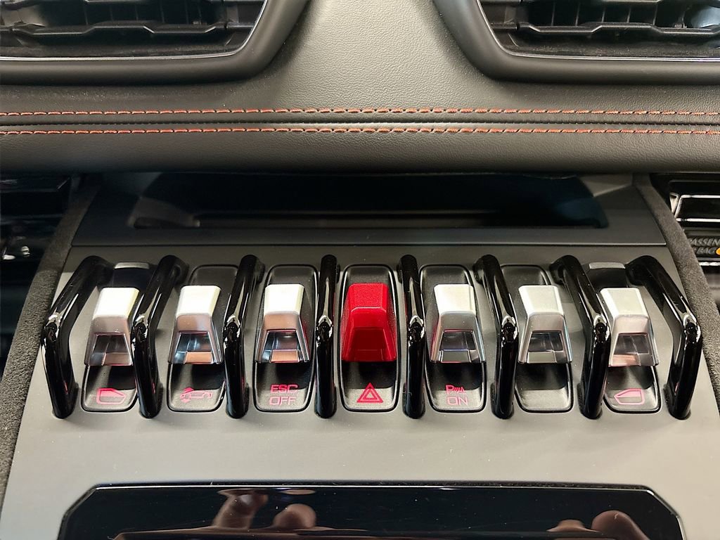 Used 2024 Lamborghini Huracan Tecnica image 21