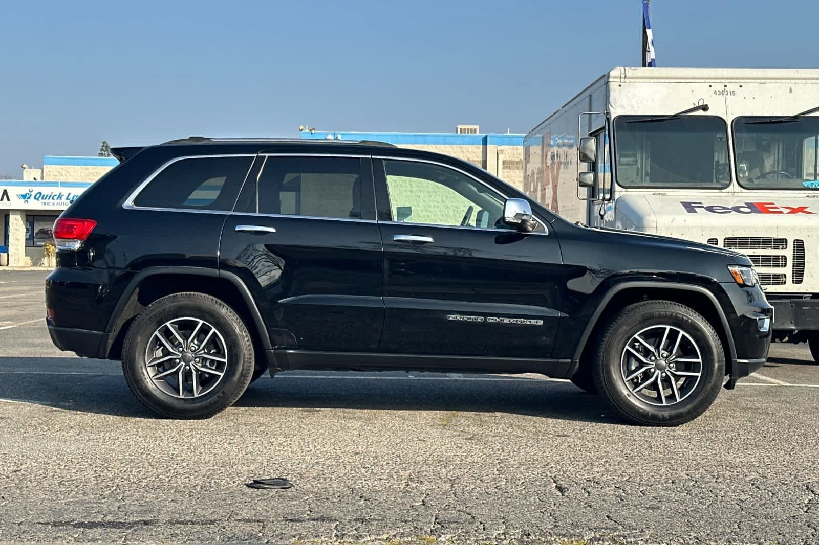 Used 2019 Jeep Grand Cherokee Limited w/ Luxury Group II image 8